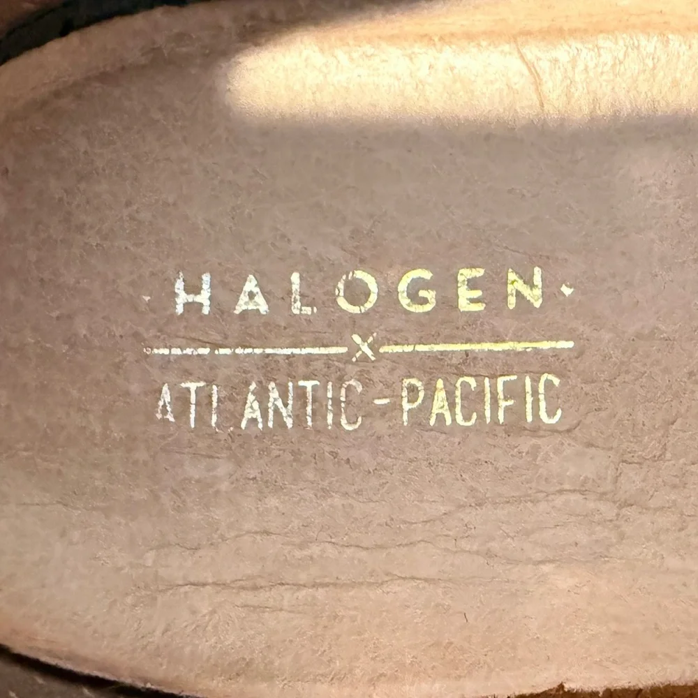 Halogen x Atlantic-Pacific Gabriela Flatform Derby in Navy and White